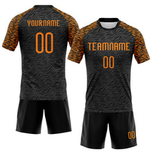 Laden Sie das Bild in den Galerie-Viewer, Custom Black Bay Orange Animal Print Sublimation Volleyball Uniform Jersey
