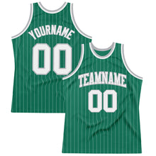 Laden Sie das Bild in den Galerie-Viewer, Custom Kelly Green White Pinstripe White-Gray Authentic Basketball Jersey
