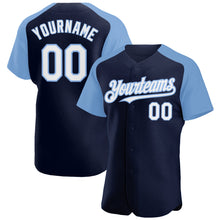 Laden Sie das Bild in den Galerie-Viewer, Custom Navy White-Light Blue Authentic Raglan Sleeves Baseball Jersey
