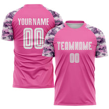 Laden Sie das Bild in den Galerie-Viewer, Custom Pink White-Camo Sublimation Soccer Uniform Jersey
